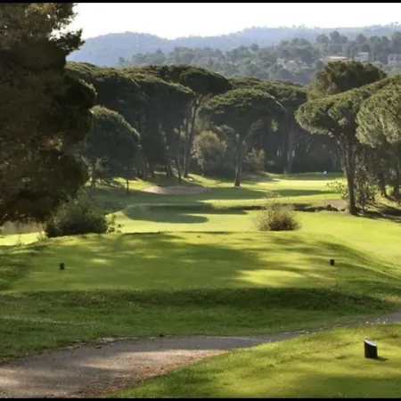 Апартаменти Studio Sur Le Golf *