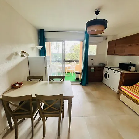 Апартаменти Studio Sur Le Golf